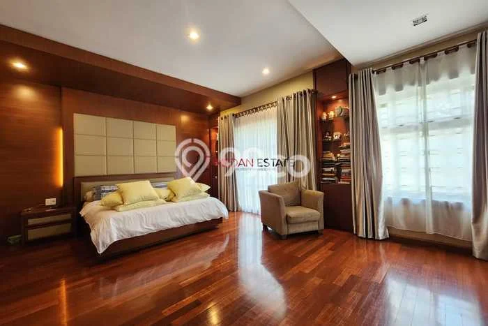 Vila Terawat Kawasan Medan Polonia, Dimensi 330m2m², Kawasan Tenang dan nyaman Vila Terawat Kawasan Medan Polonia, Dimensi 330m2m², Kawasan Tenang dan nyaman