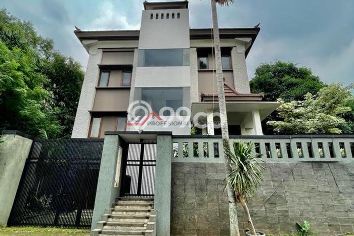 Dijual Rumah Mewah Megah Dengan View Cantik di Cinere, Jakarta Selatan Dijual Rumah Mewah Megah Dengan View Cantik di Cinere, Jakarta Selatan