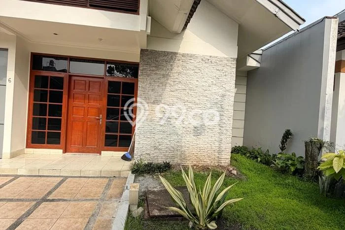 Jarang Ada! Rumah Sewa 4 Kamar Bagus Siap Huni Singgasana Jarang Ada! Rumah Sewa 4 Kamar Bagus Siap Huni Singgasana