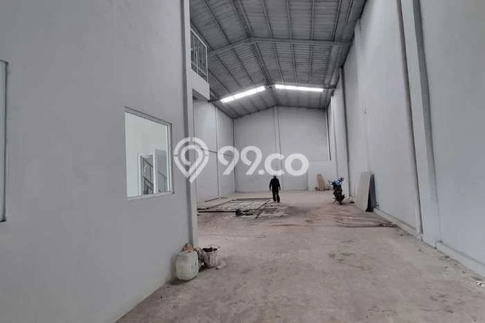 Gudang Disewa di Jakarta Barat dengan LB 300m2 Area Komersial Ramai Gudang Disewa di Jakarta Barat dengan LB 300m2 Area Komersial Ramai