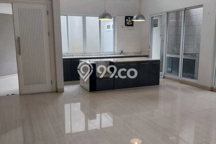 Hunian Mewah LB 300m2 Siap Huni Desain Elegan di Duri Kosambi, Jakarta Barat Hunian Mewah LB 300m2 Siap Huni Desain Elegan di Duri Kosambi, Jakarta Barat