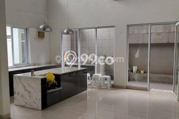 Hunian Mewah LB 300m2 Siap Huni Desain Elegan di Duri Kosambi, Jakarta Barat Hunian Mewah LB 300m2 Siap Huni Desain Elegan di Duri Kosambi, Jakarta Barat