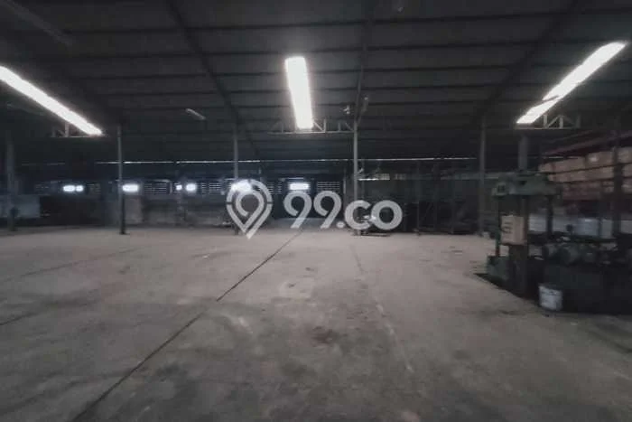 SEWA STRATEGIS! Pabrik di Cikupa, Luas 3200m², Area Berkembang SEWA STRATEGIS! Pabrik di Cikupa, Luas 3200m², Area Berkembang