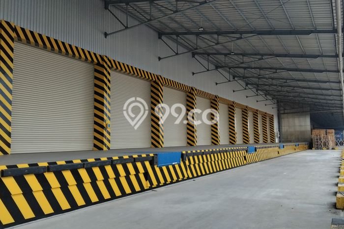 Unit Gudang Paling Strategis di Cakung Jakarta Timur dengan LB 7560m2 Unit Gudang Paling Strategis di Cakung Jakarta Timur dengan LB 7560m2