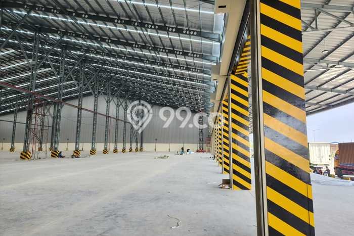 Unit Gudang Paling Strategis di Cakung Jakarta Timur dengan LB 7560m2 Unit Gudang Paling Strategis di Cakung Jakarta Timur dengan LB 7560m2