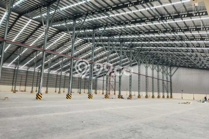 Unit Gudang Paling Strategis di Cakung Jakarta Timur dengan LB 7560m2 Unit Gudang Paling Strategis di Cakung Jakarta Timur dengan LB 7560m2
