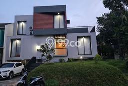 Ready to Use! Luxury House LT 255m2 Desain Modern di Cibubur Ready to Use! Luxury House LT 255m2 Desain Modern di Cibubur