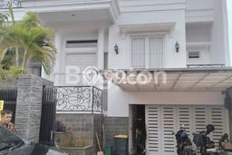 Siap Huni Hunian Elit 5 Kamar di Kebayoran Baru Dekat ke Mana Saja Siap Huni Hunian Elit 5 Kamar di Kebayoran Baru Dekat ke Mana Saja