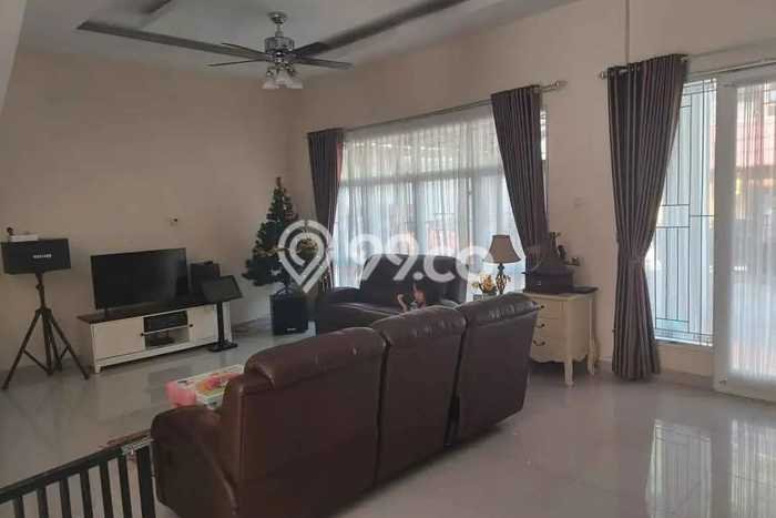 Rumah Luxury di Bandung Lokasi Strategis Kondisi Baik Rumah Luxury di Bandung Lokasi Strategis Kondisi Baik