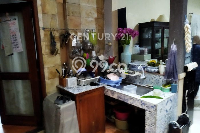 PENAWARAN TERBAIK! Rumah Strategis di , Luas 525m2m² LB 300m2m² PENAWARAN TERBAIK! Rumah Strategis di , Luas 525m2m² LB 300m2m²