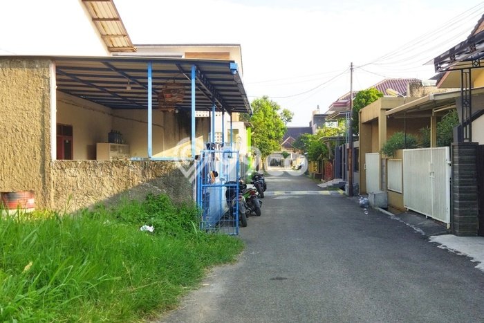 Lahan Strategis di Cimahi Selatan Dijual dengan Luas 200m2 Lahan Strategis di Cimahi Selatan Dijual dengan Luas 200m2