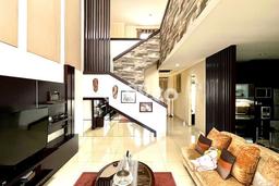 Rumah Elit LB 300m2 Siap Pakai Desain Elegan di Cirendeu, Jakarta Selatan Rumah Elit LB 300m2 Siap Pakai Desain Elegan di Cirendeu, Jakarta Selatan