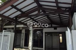 Rumah Eksklusif Siap Huni LT 200m2 di Kelapa Gading, Jakarta Utara Rumah Eksklusif Siap Huni LT 200m2 di Kelapa Gading, Jakarta Utara