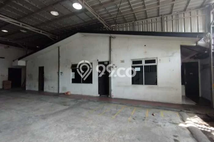 SEWA TERJANGKAU! Gudang Kawasan Pondok Kopi, Luas 300m², Lokasi Bisnis SEWA TERJANGKAU! Gudang Kawasan Pondok Kopi, Luas 300m², Lokasi Bisnis