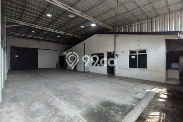 SEWA TERJANGKAU! Gudang Kawasan Pondok Kopi, Luas 300m², Lokasi Bisnis SEWA TERJANGKAU! Gudang Kawasan Pondok Kopi, Luas 300m², Lokasi Bisnis