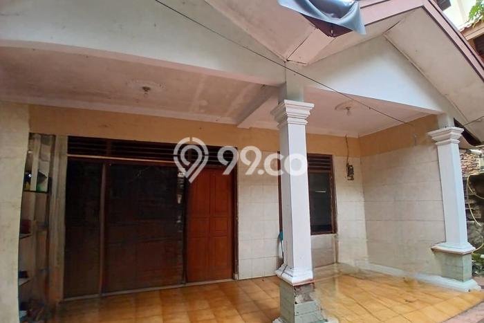 Kost untuk Dijual di Bendungan Hilir Punya 11 Kamar Kost untuk Dijual di Bendungan Hilir Punya 11 Kamar