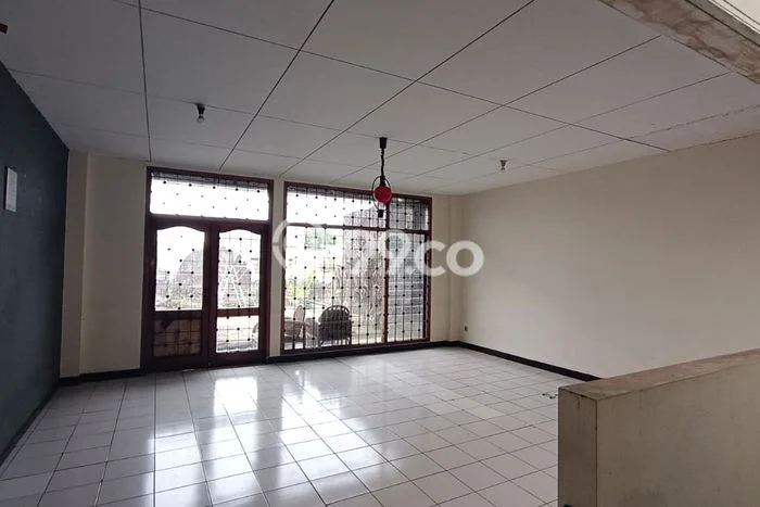 Ruko bagus disewakan di Otista Bandung dengan LB 385m2 harga sewa terbaik Ruko bagus disewakan di Otista Bandung dengan LB 385m2 harga sewa terbaik