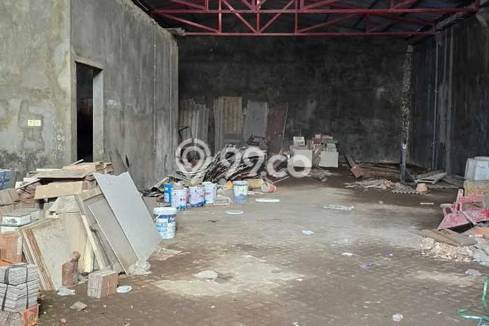 Gudang Disewa di Surabaya dengan LB 350m2 Area Komersial Ramai Gudang Disewa di Surabaya dengan LB 350m2 Area Komersial Ramai