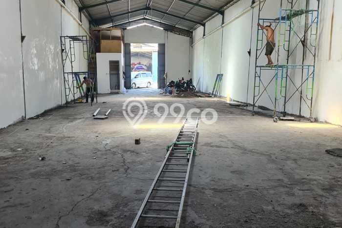 Unit Gudang Disewakan di Surabaya Kota di Area Ramai & Strategis Unit Gudang Disewakan di Surabaya Kota di Area Ramai & Strategis