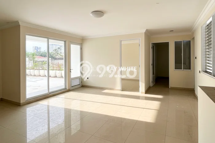 Dijual Rumah Luas Elegan Dengan View Cantik di Pondok Indah, Jakarta Selatan Dijual Rumah Luas Elegan Dengan View Cantik di Pondok Indah, Jakarta Selatan