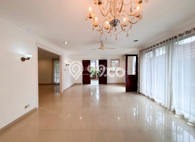 Rumah area Ampera, 4 KT, Dekat Pusat Kota, LT 500m2m² LB 350m2m² Rumah area Ampera, 4 KT, Dekat Pusat Kota, LT 500m2m² LB 350m2m²
