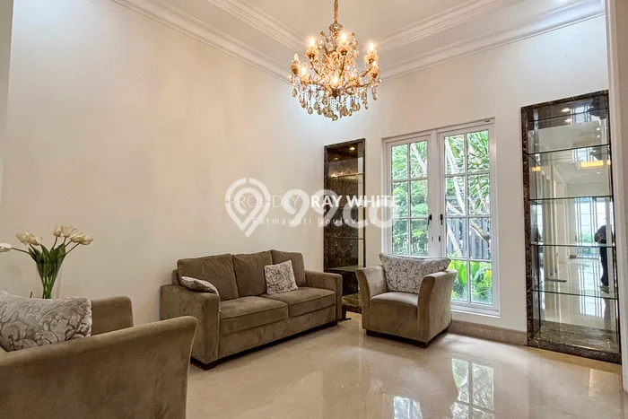 Dijual Rumah Luas Elegan Dengan View Cantik di Pondok Indah, Jakarta Selatan Dijual Rumah Luas Elegan Dengan View Cantik di Pondok Indah, Jakarta Selatan
