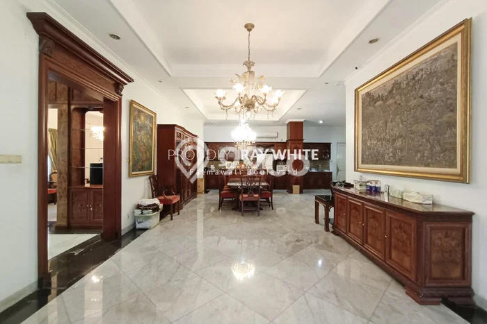 PREMIUM LIVING! Rumah di Kebayoran Baru, 4 KM, Area Berkembang, Luas 850m2m² LB 500m2m² PREMIUM LIVING! Rumah di Kebayoran Baru, 4 KM, Area Berkembang, Luas 850m2m² LB 500m2m²