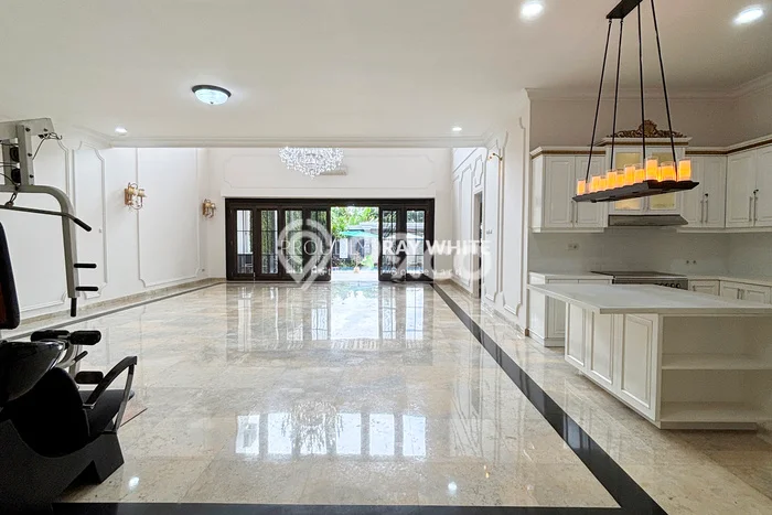 Disewakan Rumah Strategis LT 691m2 / LB 576m2 di Kemang, Jakarta Selatan Disewakan Rumah Strategis LT 691m2 / LB 576m2 di Kemang, Jakarta Selatan