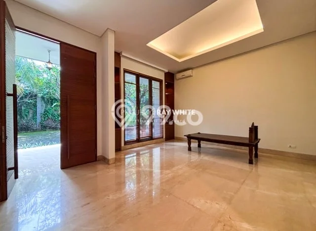 Rumah di Cilandak, Dekat Sekolah, LT 1000m2m² Rumah di Cilandak, Dekat Sekolah, LT 1000m2m²