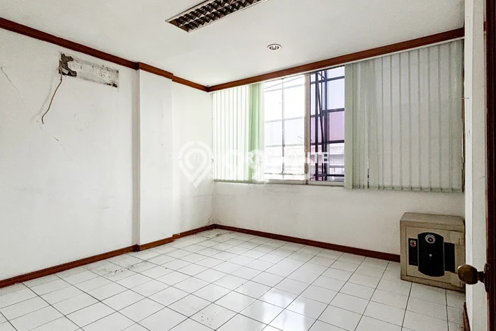 Unit Ruko Dijual di Jakarta Timur LT 248m2 & LB 342m2 Unit Ruko Dijual di Jakarta Timur LT 248m2 & LB 342m2