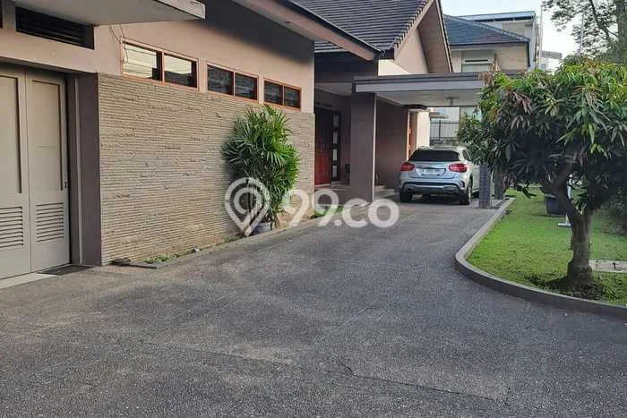 For Sale! Luxury House LT 728m2 Desain Modern di Tubagus Ismail For Sale! Luxury House LT 728m2 Desain Modern di Tubagus Ismail
