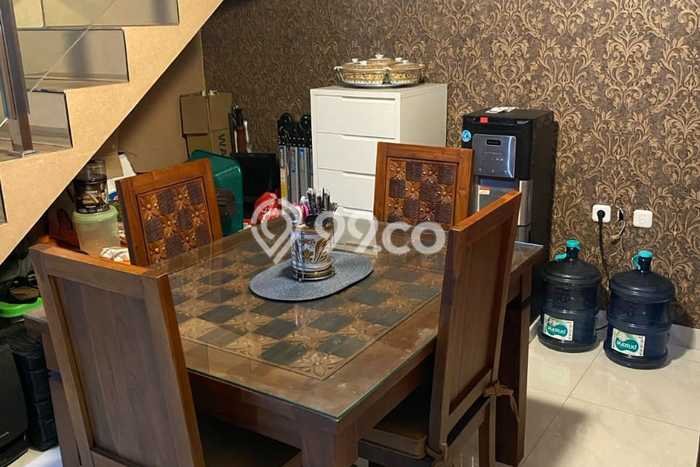 Rumah Strategis Minimalis Lb 215m2 di Cimanggis, Depok Rumah Strategis Minimalis Lb 215m2 di Cimanggis, Depok