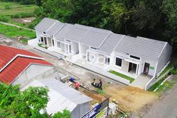 Jual Rumah Harga Miring Sedayu Punya 2 Kamar & LT 80m2 Jual Rumah Harga Miring Sedayu Punya 2 Kamar & LT 80m2
