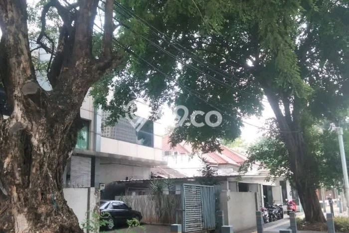 For Sale! Premium House LT 1267m2 Desain Elegan di Senopati For Sale! Premium House LT 1267m2 Desain Elegan di Senopati