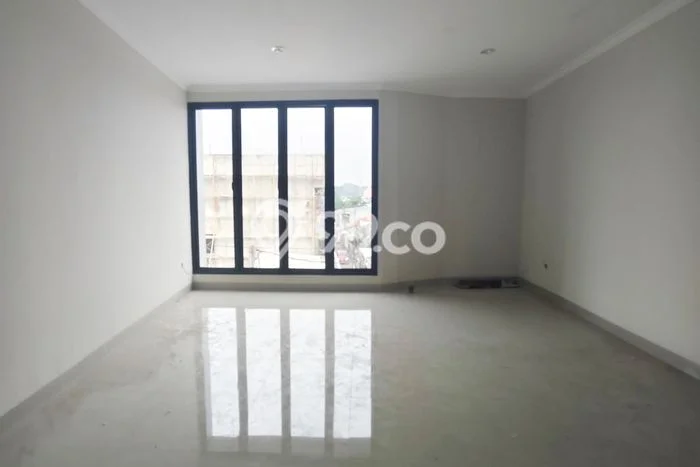 Ruko Dijual Lokasi Emas di Jagakarsa Luas 102m2 Ruko Dijual Lokasi Emas di Jagakarsa Luas 102m2