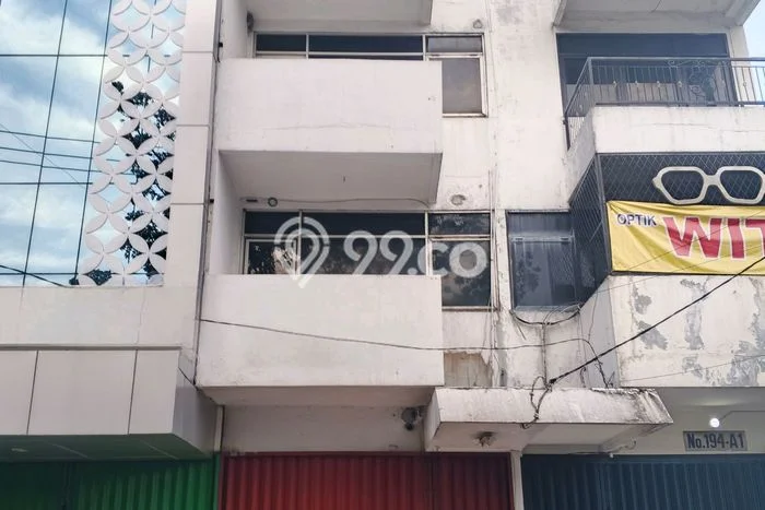 Ruko Disewakan di Kawasan Ramai Kebayoran Lama, Jakarta Selatan Ruko Disewakan di Kawasan Ramai Kebayoran Lama, Jakarta Selatan