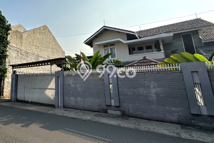Rumah Elit LB 280m2 Siap Huni Desain Elegan di Srengseng, Jakarta Barat Rumah Elit LB 280m2 Siap Huni Desain Elegan di Srengseng, Jakarta Barat