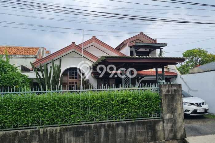 Dijual Rumah Premium dengan Fasilitas Sekitar Lengkap di Kebon Jeruk, Jakarta Barat Dijual Rumah Premium dengan Fasilitas Sekitar Lengkap di Kebon Jeruk, Jakarta Barat