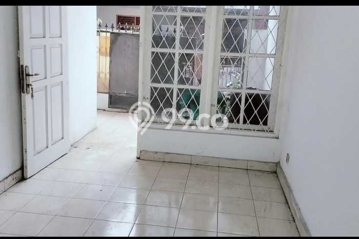 Jual Rumah Bagus Siap Huni LB 120m2 di Kebon Jeruk, Jakarta Barat Jual Rumah Bagus Siap Huni LB 120m2 di Kebon Jeruk, Jakarta Barat