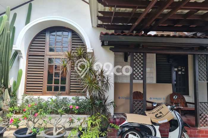 Dijual Rumah Premium dengan Fasilitas Sekitar Lengkap di Kebon Jeruk, Jakarta Barat Dijual Rumah Premium dengan Fasilitas Sekitar Lengkap di Kebon Jeruk, Jakarta Barat