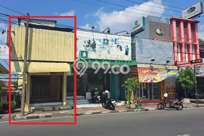Unit Ruko Paling Strategis di Danurejan Yogyakarta dengan LB 100m2 Unit Ruko Paling Strategis di Danurejan Yogyakarta dengan LB 100m2