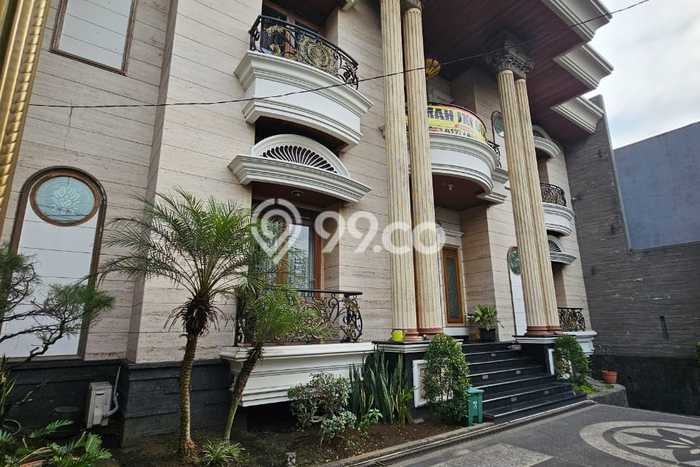 Siap Huni Rumah Mewah 6 Kamar di Kiaracondong Dekat ke Mana Pun Siap Huni Rumah Mewah 6 Kamar di Kiaracondong Dekat ke Mana Pun