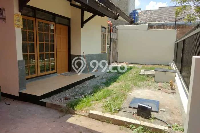 Jual Rumah Bagus Siap Huni LB 100m2 di Arcamanik, Bandung Jual Rumah Bagus Siap Huni LB 100m2 di Arcamanik, Bandung