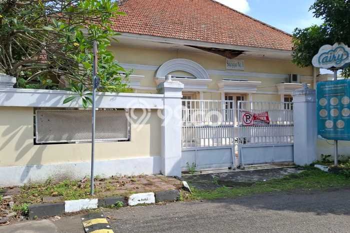 Rumah Bagus Siap Huni Di Kraton Luas 641m2 Lokasi Strategis Rumah Bagus Siap Huni Di Kraton Luas 641m2 Lokasi Strategis