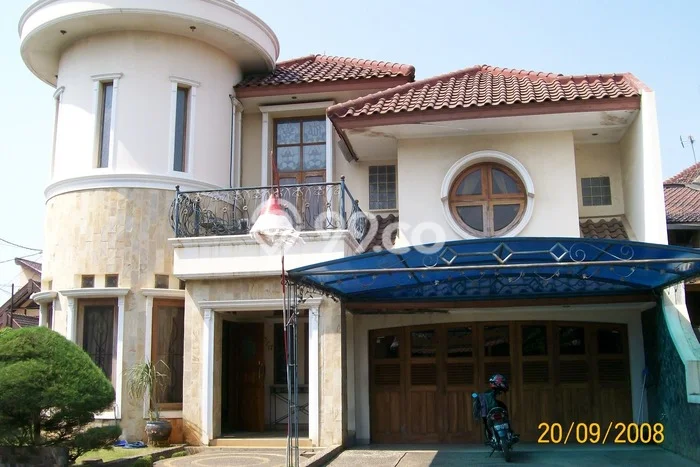 Ready to Use! Luxury House LT 354m2 Desain Modern di Jaka Sampurna Ready to Use! Luxury House LT 354m2 Desain Modern di Jaka Sampurna