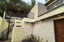Vila Kawasan , Luas 169m2m², Akses ke berbagai keperluan Vila Kawasan , Luas 169m2m², Akses ke berbagai keperluan