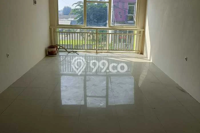 KAWASAN BISNIS! Ruko di Gresik Kota, Luas 80m2m², Area Strategis KAWASAN BISNIS! Ruko di Gresik Kota, Luas 80m2m², Area Strategis