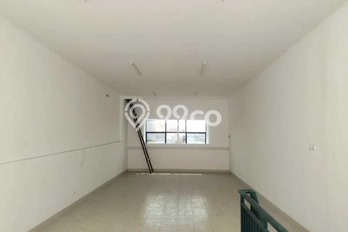 Ruko Dijual di Jakarta Pusat LT 90m2 & LB 270m2 Lokasi Terbaik! Ruko Dijual di Jakarta Pusat LT 90m2 & LB 270m2 Lokasi Terbaik!