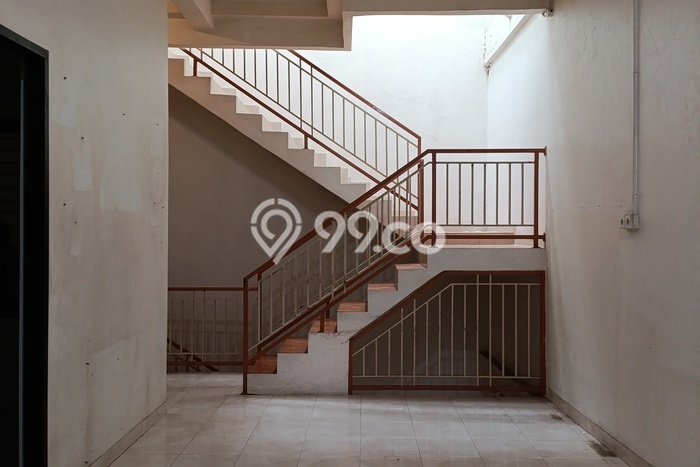 Unit Komersial Dijual di Jakarta Barat LT 96m2 & LB 150m2 Unit Komersial Dijual di Jakarta Barat LT 96m2 & LB 150m2