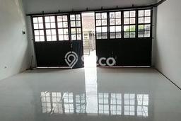 LOKASI BISNIS! Ruko Disewakan di , Luas 110m2m², Jalan Utama, Siap Usaha LOKASI BISNIS! Ruko Disewakan di , Luas 110m2m², Jalan Utama, Siap Usaha